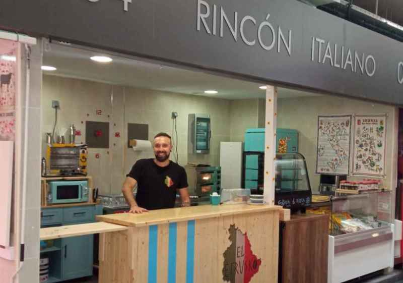 Un rincón especializado en productos italianos amplía oferta de mercado municipal de Soria