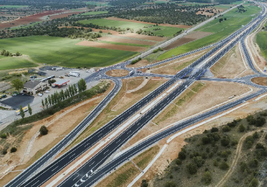 Tres heridos en vuelco de turismo en A-11, en Venta Nueva