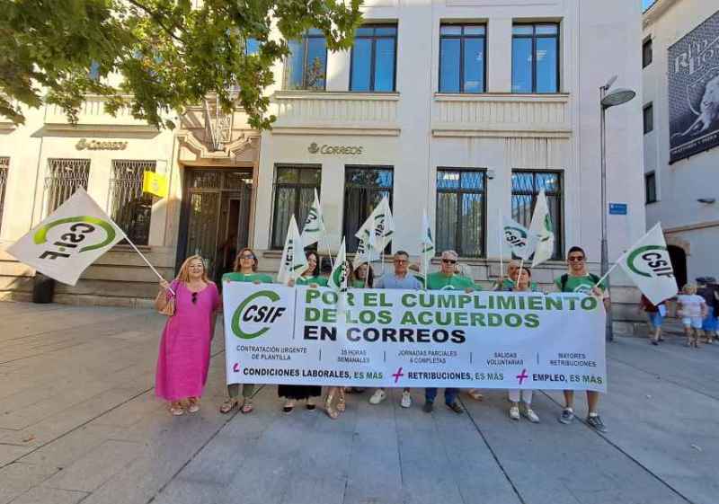 CSIF se concentra en Castilla y León para exigir a Correos más plantilla y menos precariedad 
