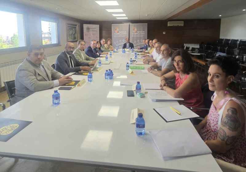 La Junta analiza con OPAS prioridades y nuevas medidas para campo de Castilla y León 