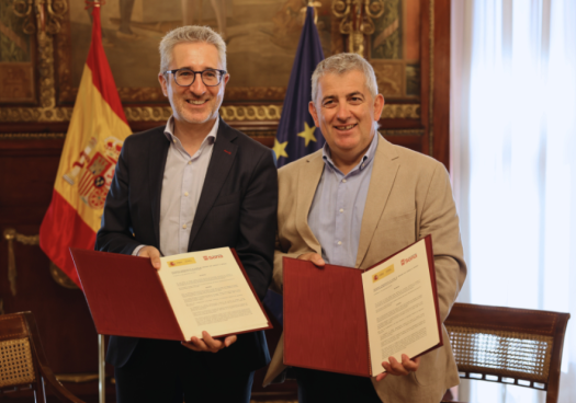 Antón firma con Hacienda cesión de antigua cárcel, para convertirla en recinto ferial 