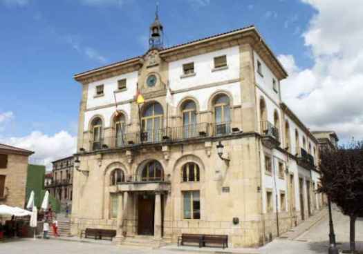 Covaleda convoca plaza de administrativo contable y crea una bolsa de empleo 