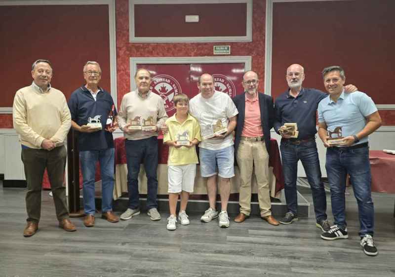 El Círculo Amistad Numancia premia a campeones de sus torneos de billar