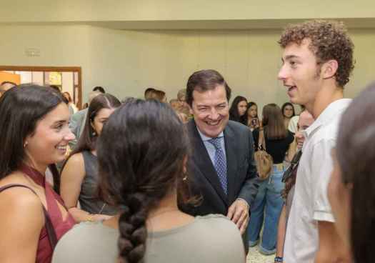 Mañueco reafirma en León apuesta por calidad de oferta universitaria en la Comunidad 