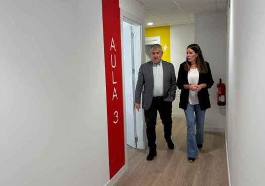 El alcalde Javier Antón visita la nueva sede de Los Royales