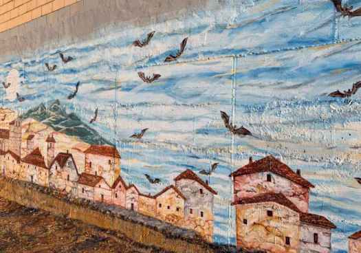 El museo al aire libre de Almarail crece con nuevo mural de Paco Las Heras