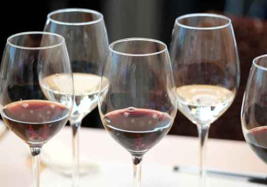 Junta y Asociación de Vinos con Origen de Castilla y León estudian cómo reducir burocracia 