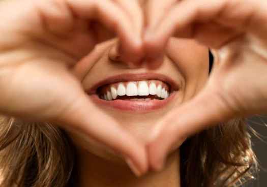 El auténtico amor lo impregna todo; así halla una sonrisa en cada paso