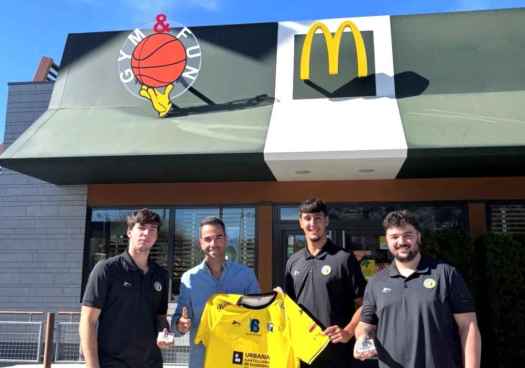 Balonmano Soria entrega carnets a sus abonados