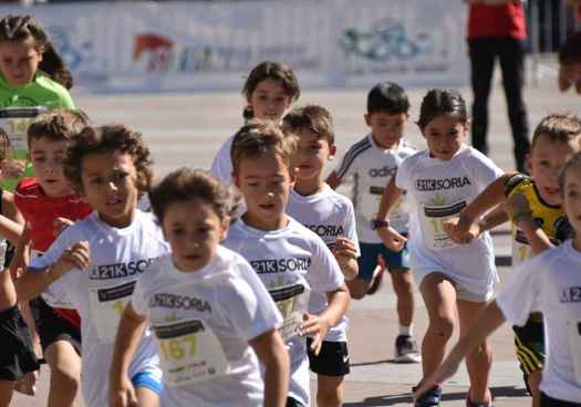 Carreras infantiles Joven In en media maratón de Soria