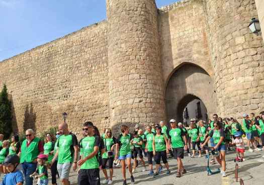 Casi 600 adnamantinos marchan contra el cáncer