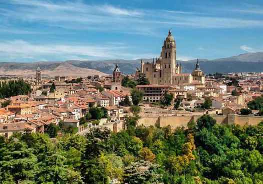 Segovia encabeza subida del precio de la vivienda en capitales de Castilla y León