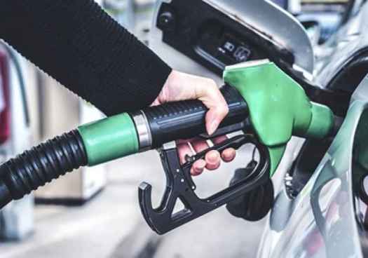 El Gobierno prolonga medidas para contener subida de precios de carburantes