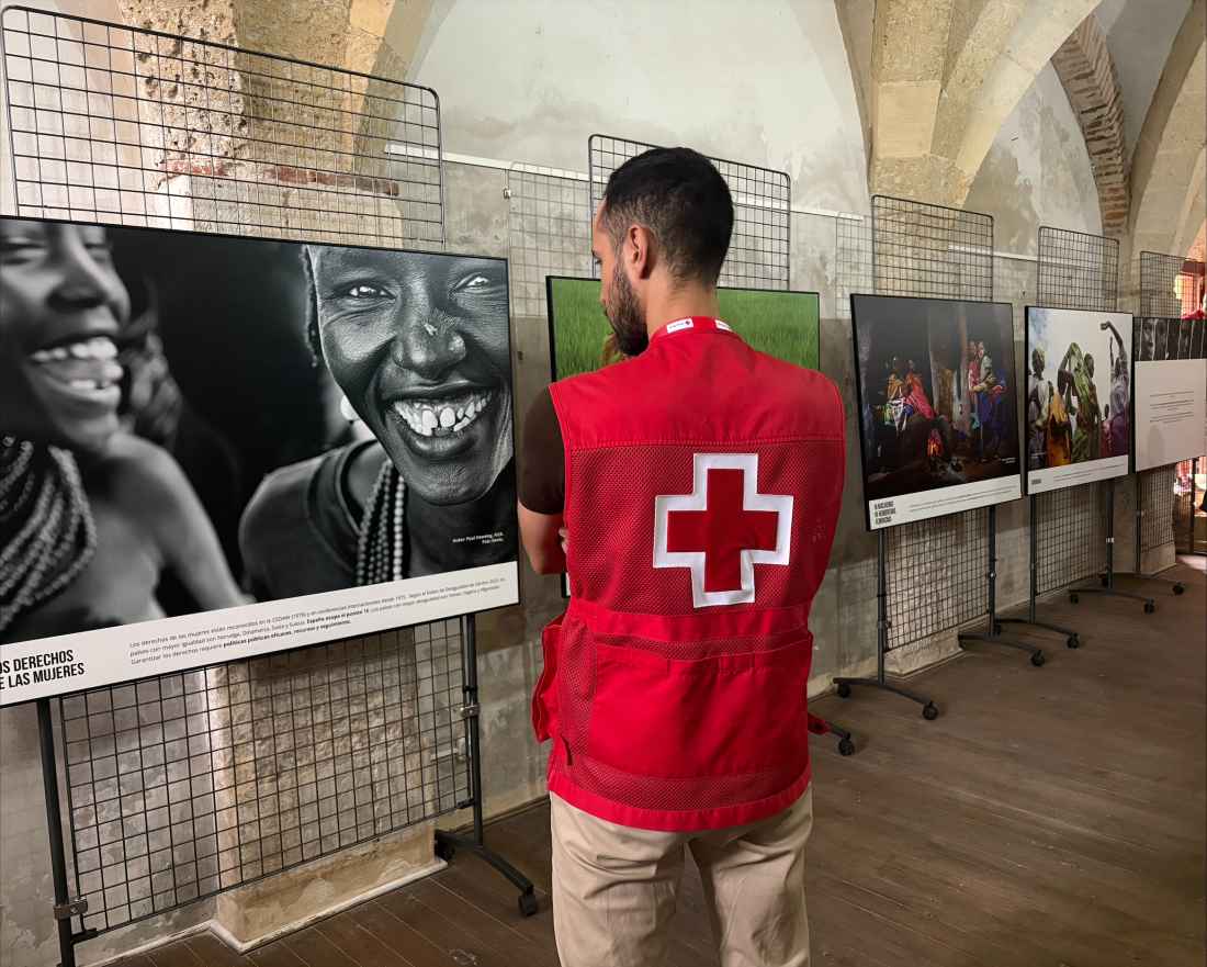 Cruz Roja impulsa campaña de sensibilización para visibilizar realidad de mujeres