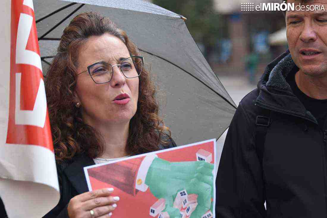 CC.OO. se concentra para reclamar mejores salarios y vivienda digna para más desfavorecidos