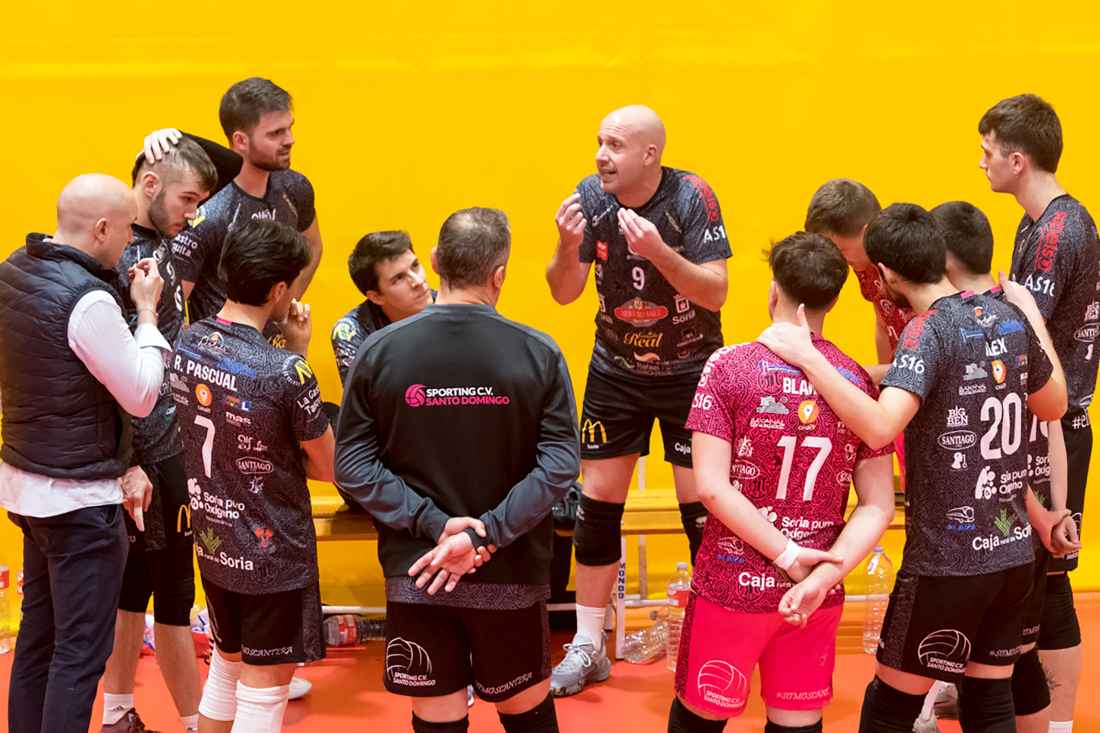 El Sporting arranca nueva temporada con derrota frente a promesas del volei español
