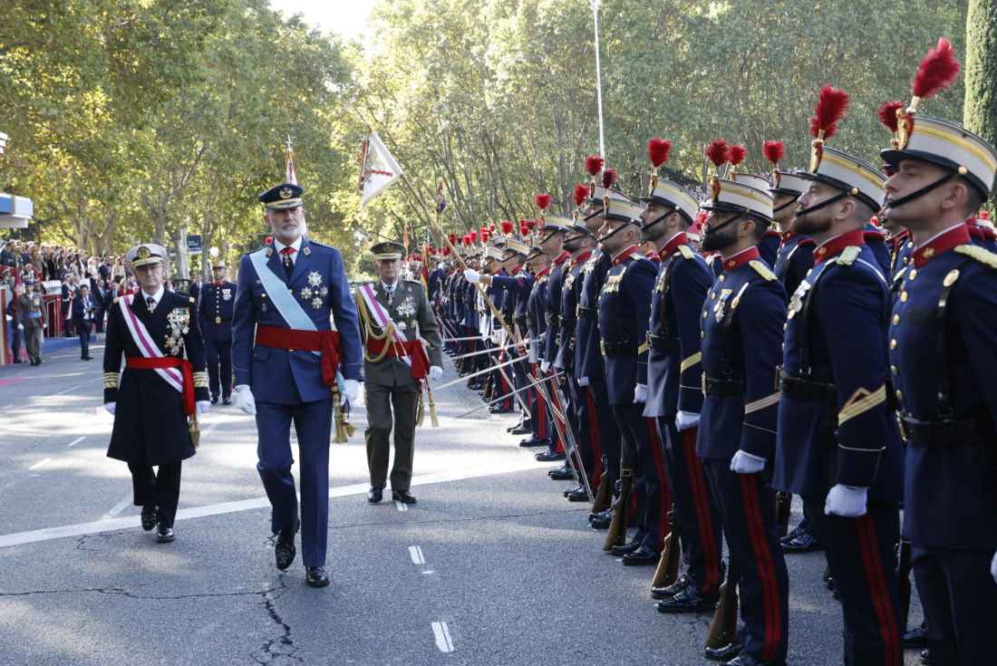 Miles de ciudadanos arropan a Fuerzas Armadas en desfile de Fiesta Nacional