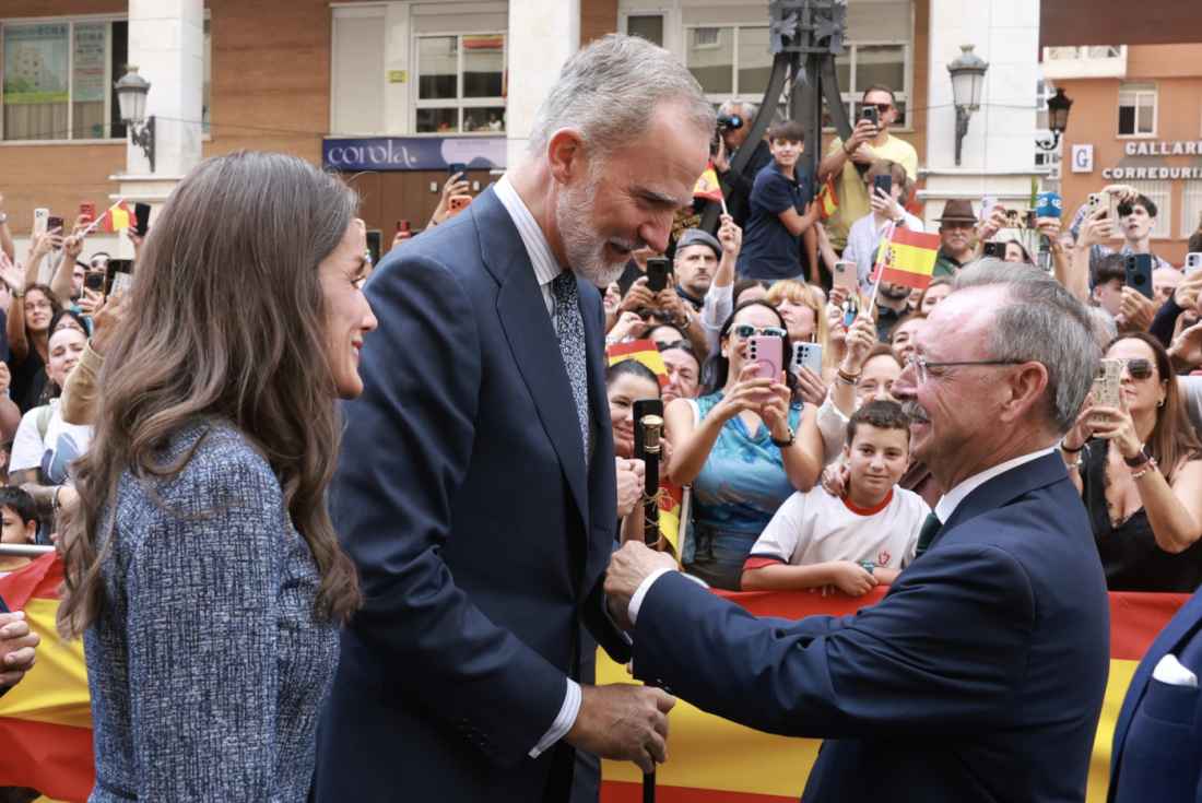Los Reyes saldan deuda con Ceuta con visita "largamente deseada"