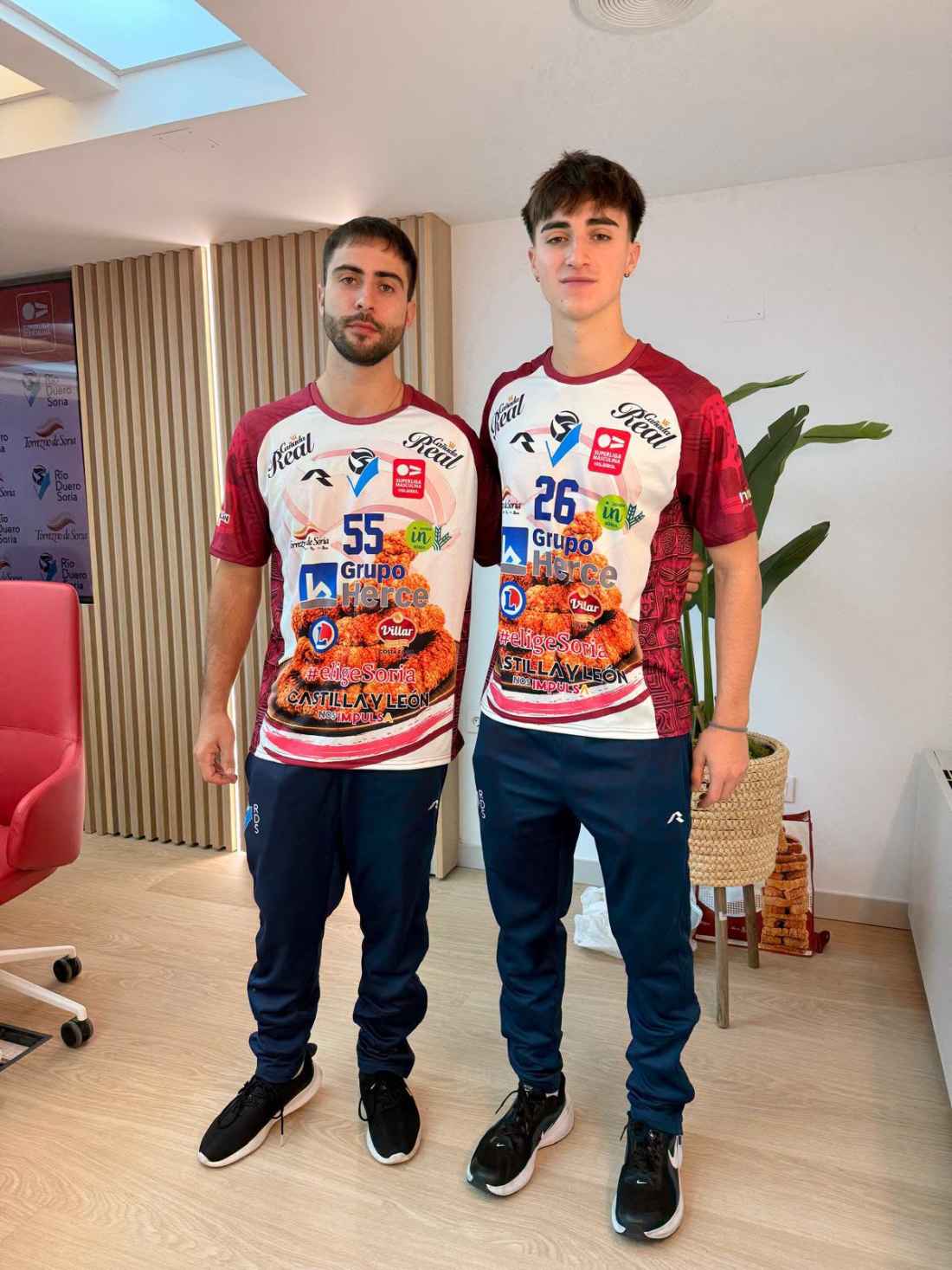 Los líberos de Grupo Herce Soria lucirán novena camiseta del torrezno de Soria