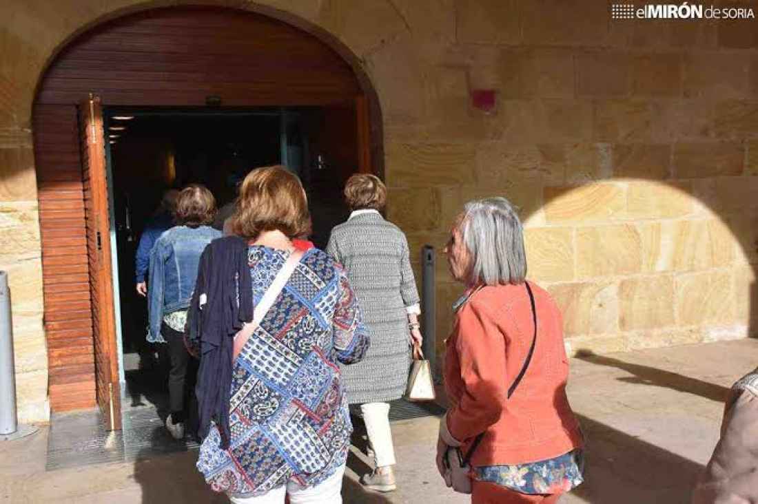 Las Aulas para Personas Mayores se acercan a los barrios en nuevo curso