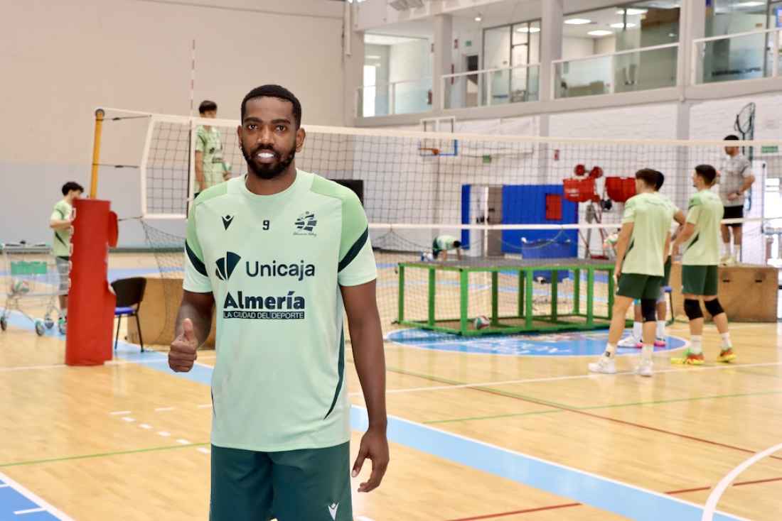 Los celestes estrenan nueva temporada ante Almería de Juan Pablo Moreno