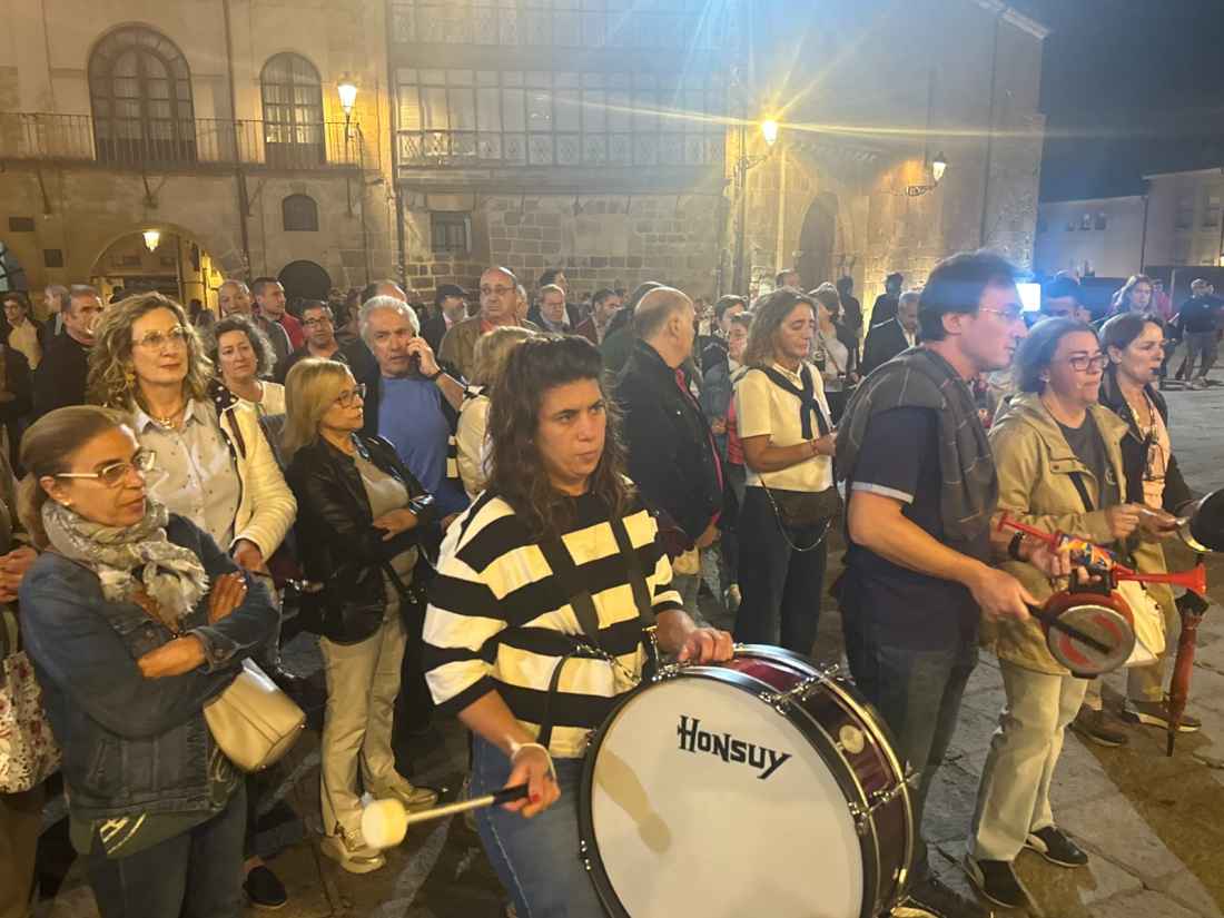 Apenas un centenar de sorianos participa en cacerolada contra ZBE de Soria