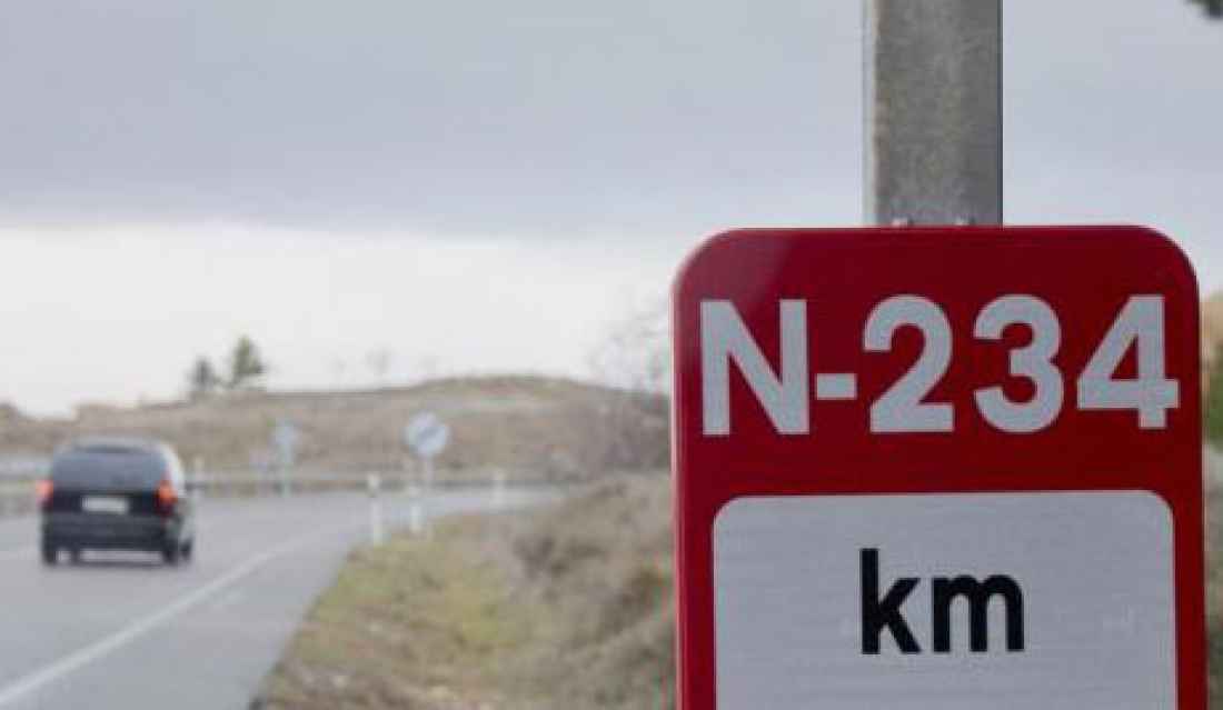 Herido en accidente tras salir de calzada en N-234, en Torrubia de Soria