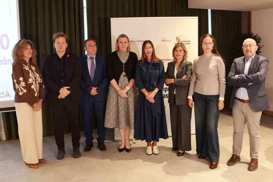 La Junta promueve vocaciones científicas entre las jóvenes estudiantes con "FP Steam Mujer"