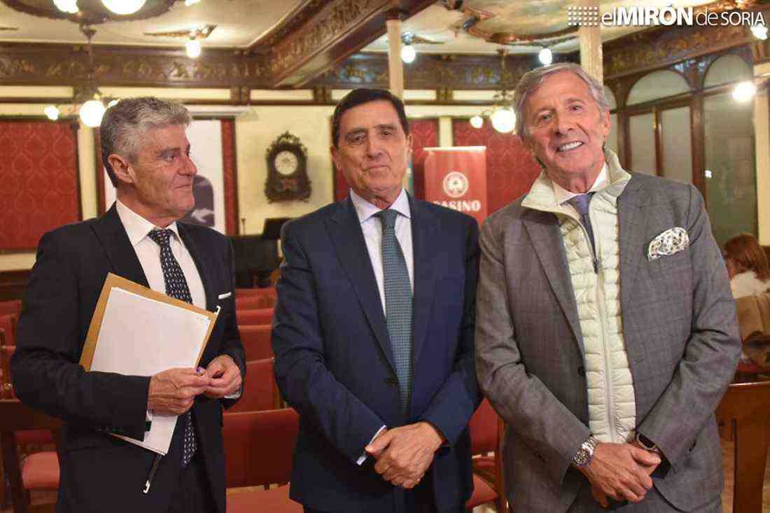 Jesús Álvarez presenta su libro que recorre medio siglo de periodismo deportivo