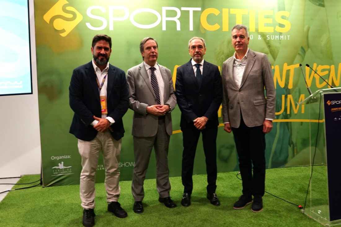 La Junta participa en encuentro profesional sobre futuro de instalaciones deportivas