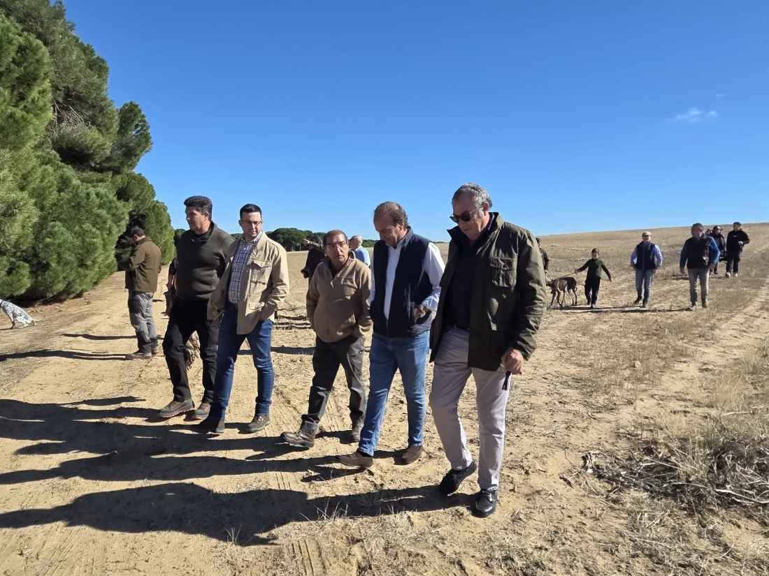 La Junta acompaña al sector cinegético en inicio de temporada general de caza menor
