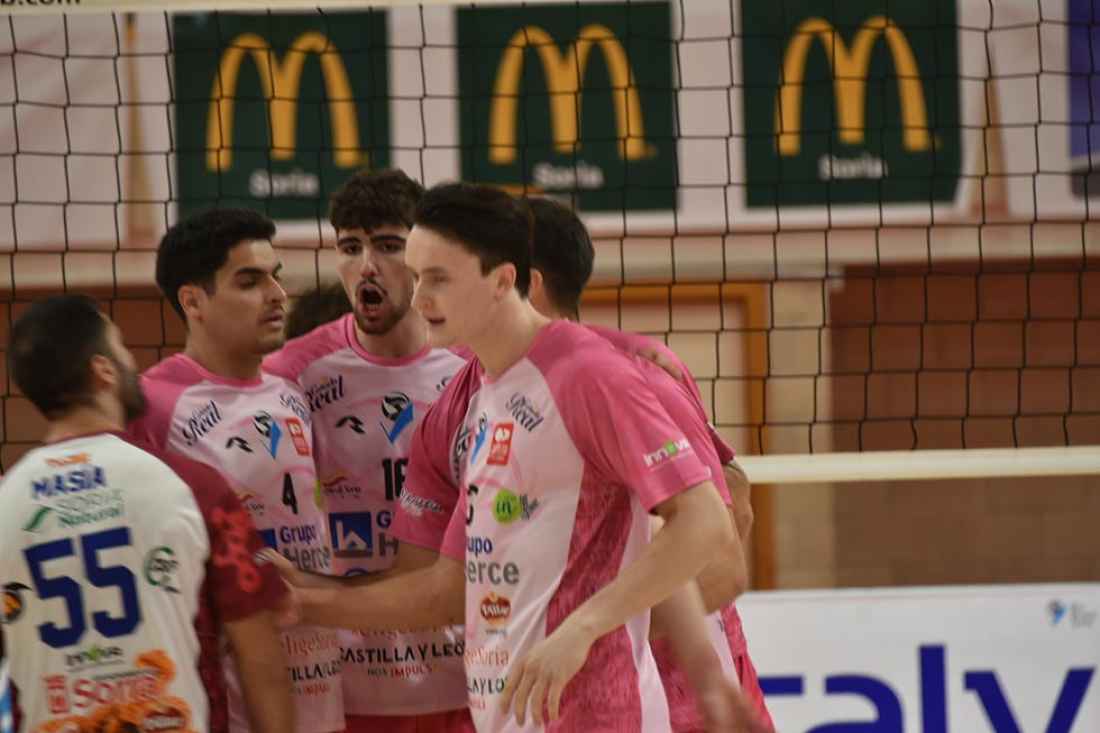 Los celestes debutan en Soria con victoria ante San Sadurniño