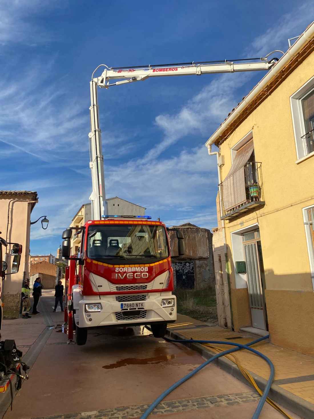 Los bomberos de Diputación sofocan incendio en chimenea de casa de Almazán