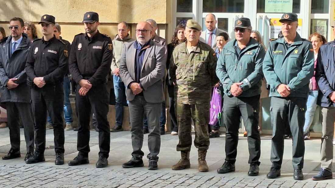 Minuto de silencio en Subdelegación del Gobierno por víctimas de accidente ferroviario
