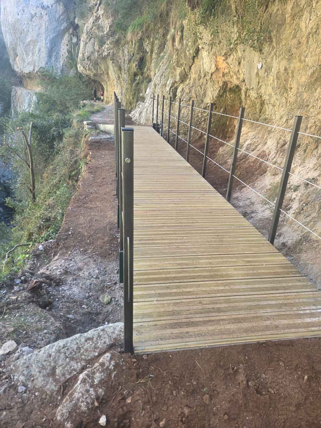 La Ruta del Cares reabre tras finalizar trabajos de reparación de una pasarela