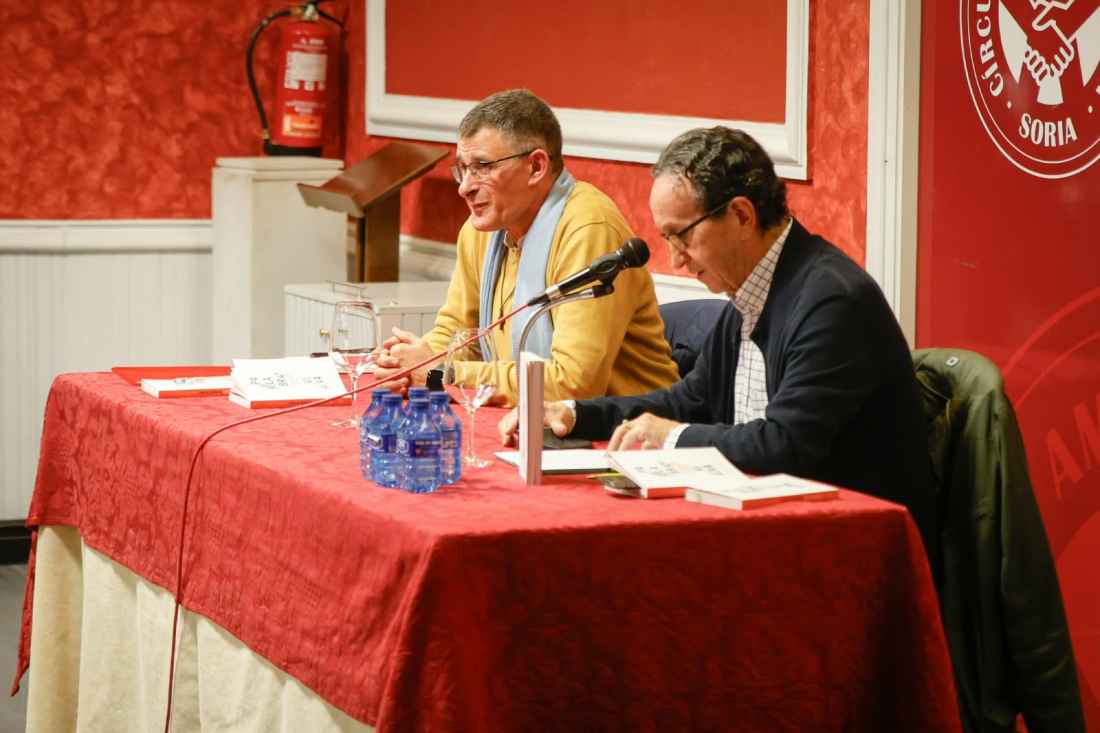 El padre Ángel comparte en Soria el mensaje de su primer libro