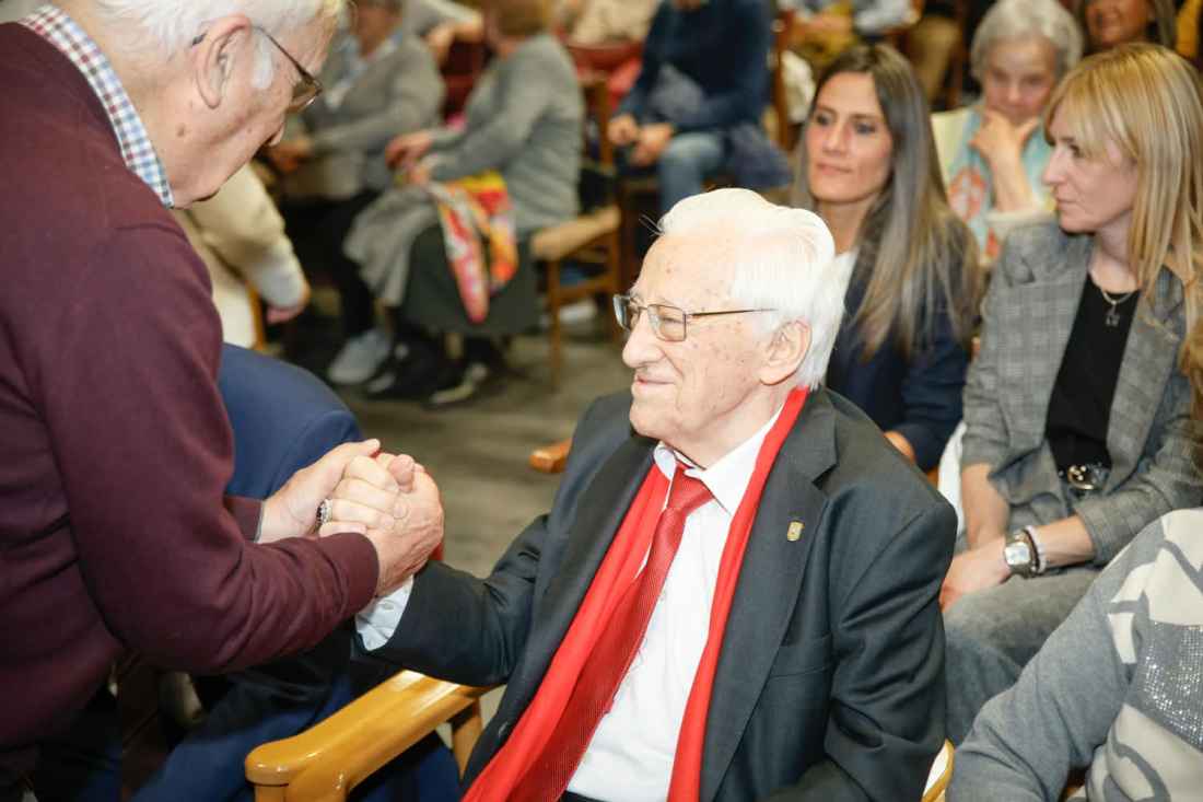 El padre Ángel comparte en Soria el mensaje de su primer libro