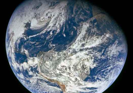Convivir en la Tierra, atrayendo el espacio celeste
