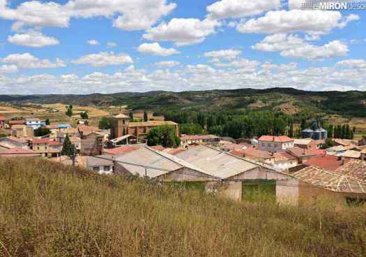 Serón de Nágima arrienda bar y tienda de alimentos