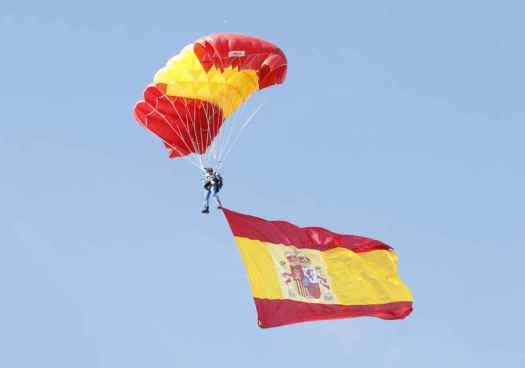 Miles de ciudadanos arropan a Fuerzas Armadas en desfile de Fiesta Nacional