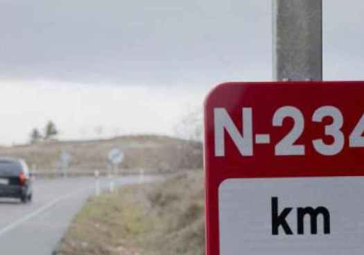 Herido en accidente tras salir de calzada en N-234, en Torrubia de Soria