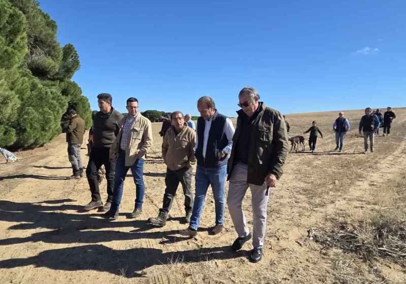 La Junta acompaña al sector cinegético en inicio de temporada general de caza menor