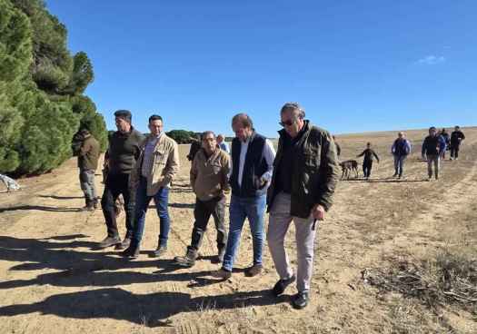La Junta acompaña al sector cinegético en inicio de temporada general de caza menor