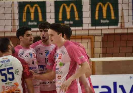 Los celestes debutan en Soria con victoria ante San Sadurniño
