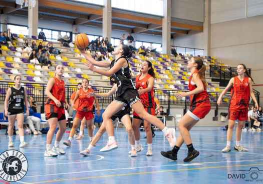 Un mal inicio condena al CSB femenino ante el Unileón 