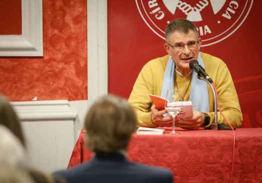 El padre Ángel comparte en Soria el mensaje de su primer libro